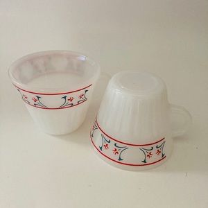 2 Vintage Termocrisa Milk Glass Cup
